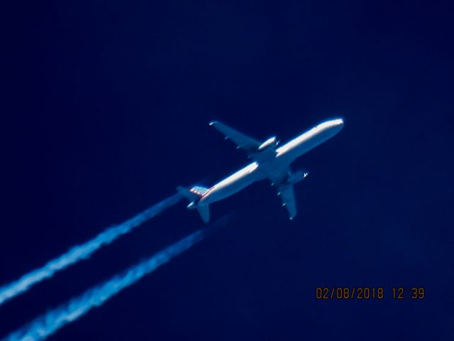 Airbus A321 (N582UW)
