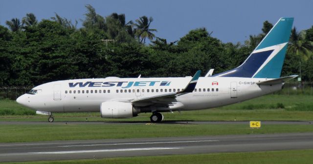 Boeing 737-700 (C-GWSP)