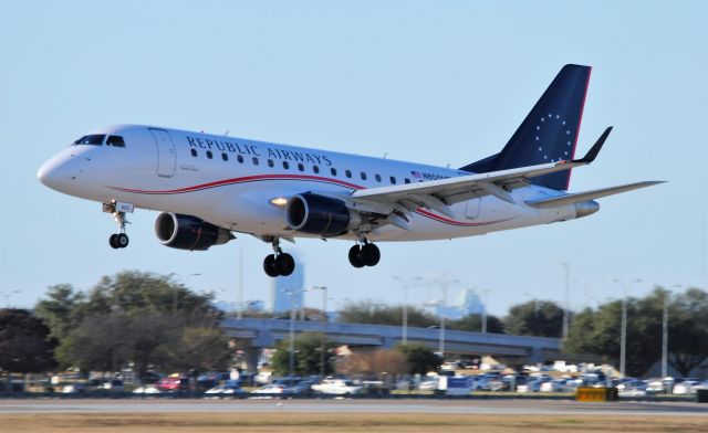 Embraer 170/175 (N805MD)