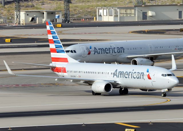 Boeing 737-800 (N960NN)