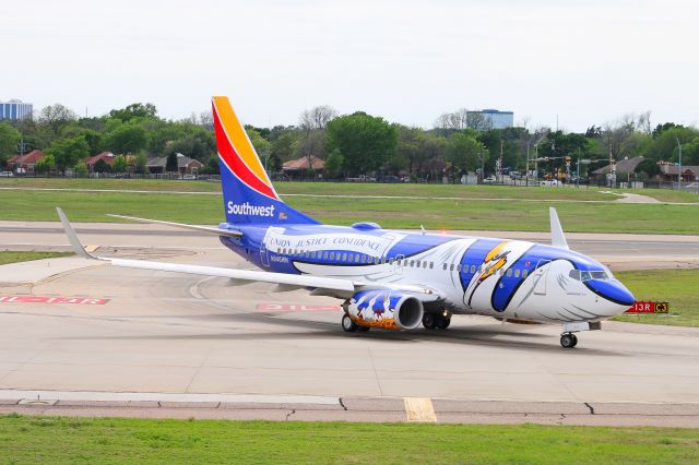 Boeing 737-700 (N946WN)