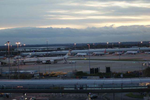 — — - Manchester Airport