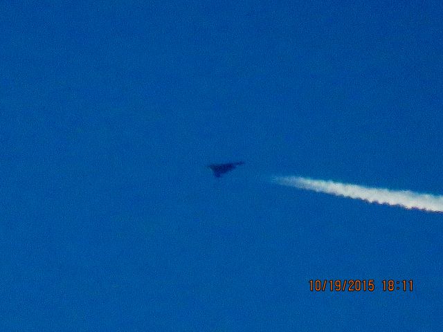 Northrop Spirit (82-1070) - Three B-2s over the Southeastern Corner of Kansas. Two of them was some what close together but to far apart for a picture the 3rd was playing catch up. 