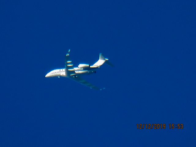 Canadair Challenger 350 (N350XJ)