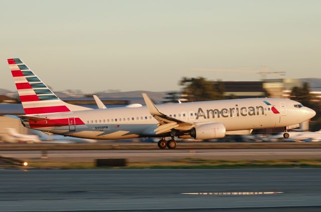 Boeing 737-800 (N358PW) - V1, Rotate