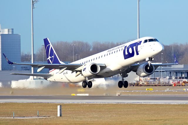 Embraer ERJ-190 (SP-LNE)