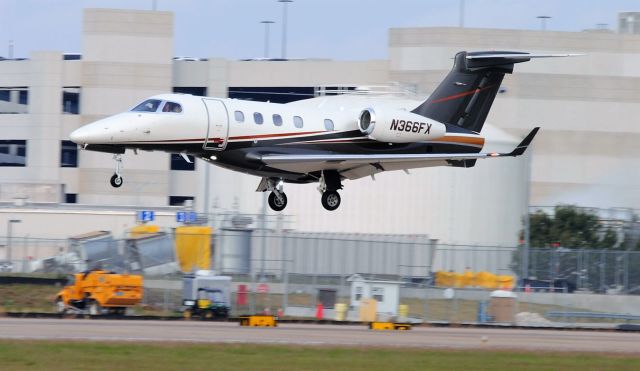 Embraer Phenom 300 (N366FX)
