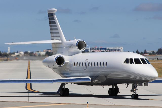 Dassault Falcon 900 (N900HC)