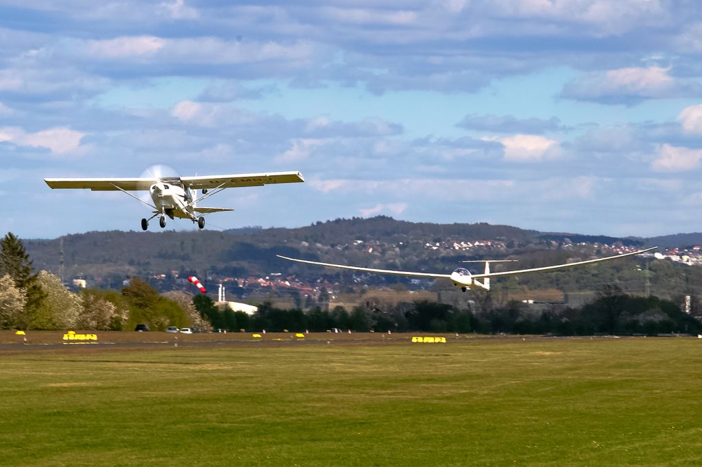 — — - Easter glider!!