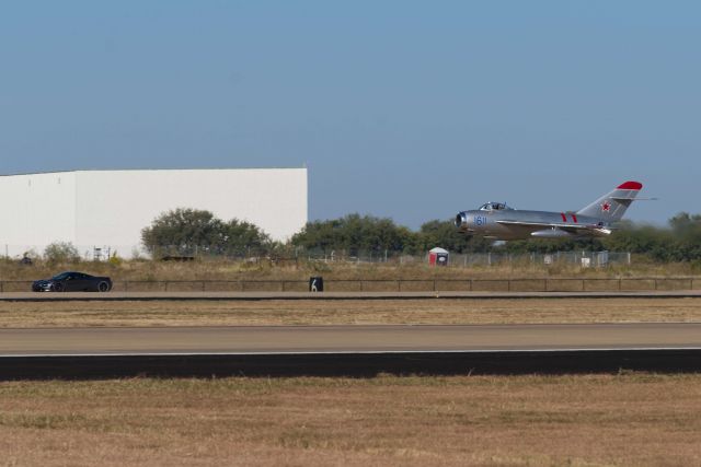 MIKOYAN MiG-17 (N217SH)