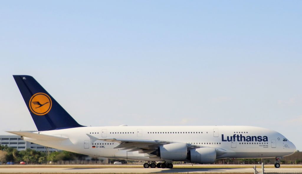 Airbus A380-800 (D-AIML)