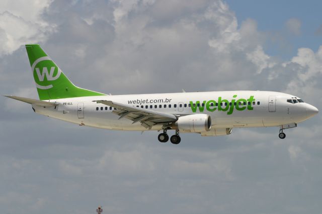 BOEING 737-300 (PR-WJL)
