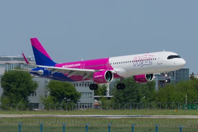 Airbus A321neo (9H-WNI) - WAW SPOTTING