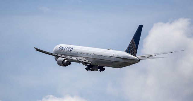 BOEING 767-400 (N59053) - 31.5.18 LSZH-New York (EWR)