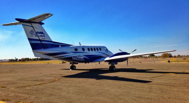 Beechcraft Super King Air 200 (N400SL)