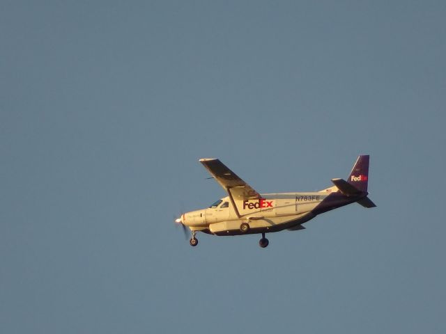 Cessna Caravan (N783FE) - FedEx Feeder operated by Wiggins Airways on final to PVD from MVY