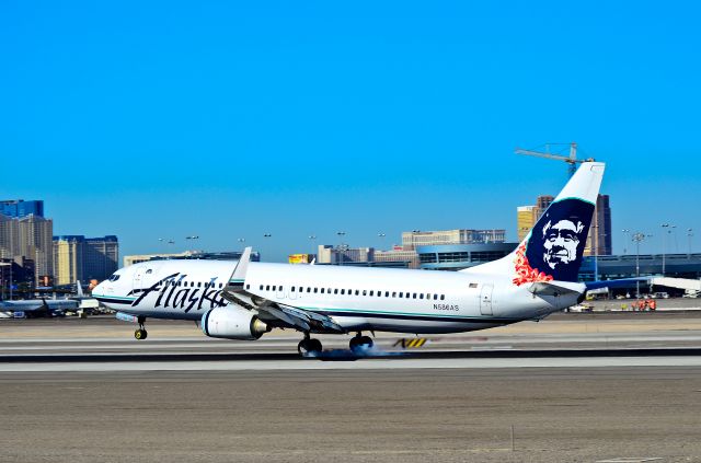 Boeing 737-800 (N586AS) - Alaska Airlines Boeing 737-890 N586AS (cn 35189/2393) - Las Vegas - McCarran International (LAS / KLAS) USA - Nevada, October 28, 2011 Photo: Tomás Del Coro