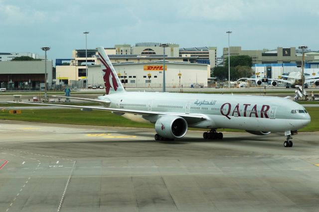 BOEING 777-300 (A7-BEV)