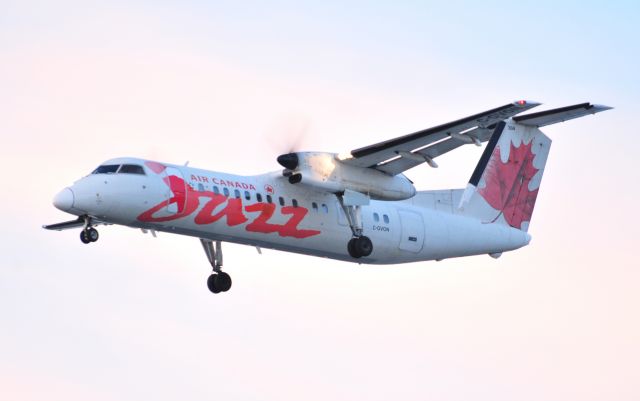 de Havilland Dash 8-300 (C-GVON) - On approach at YVR....