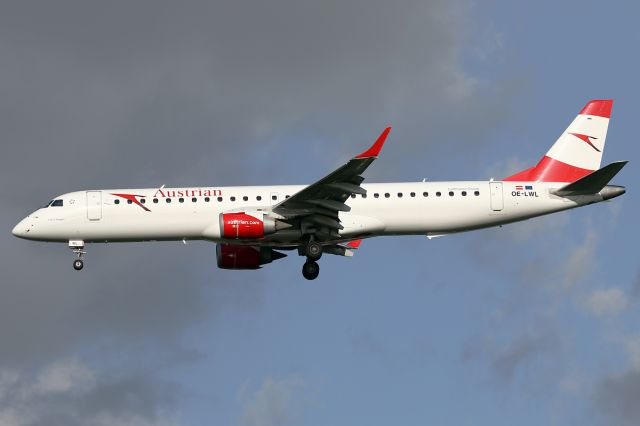 Embraer ERJ-190 (OE-LWL)