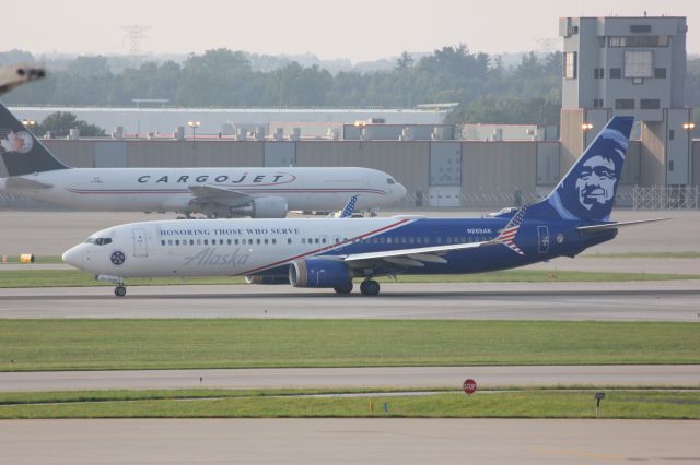 Boeing 737-900 (N265AK) - Alaska's 737-900ER "Honoring Those Who Serve" always looking stunning