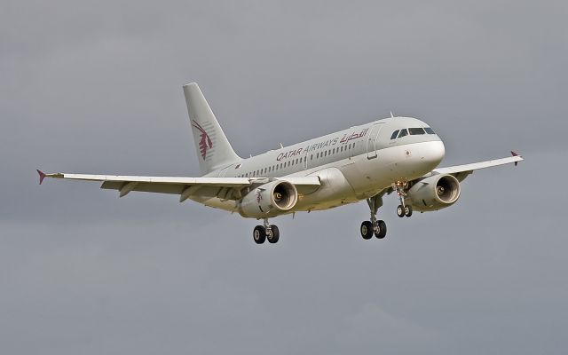 Airbus A319 (A7-HHJ) - qatar airways a-319cj about to land at shannon.