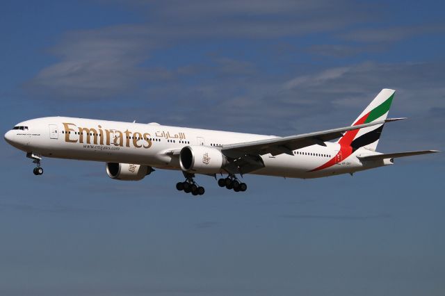 BOEING 777-300ER (A6-EBY)