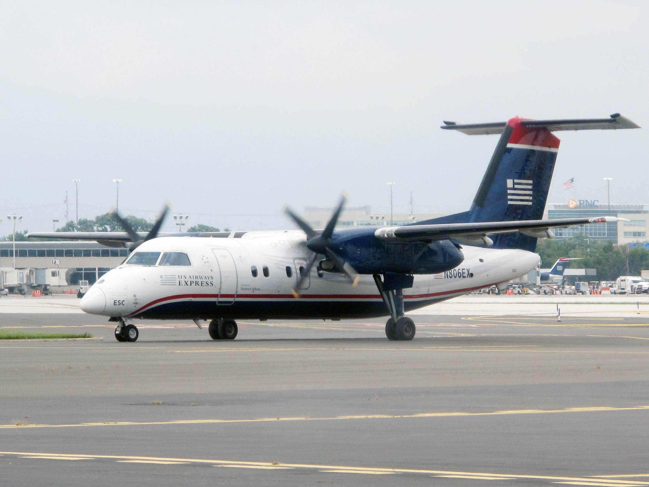 de Havilland Dash 8-100 (N806EX) - A busy day at Philly.