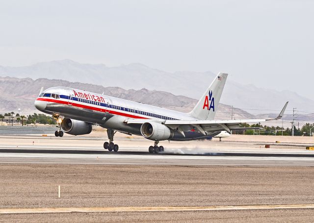 Boeing 757-200 (N695AN) - N695AN American Airlines Boeing 757-223 / 5DN (cn 26975/621)  - Las Vegas - McCarran International (LAS / KLAS) USA - Nevada, October 5, 2012 Photo: Tomás Del Coro