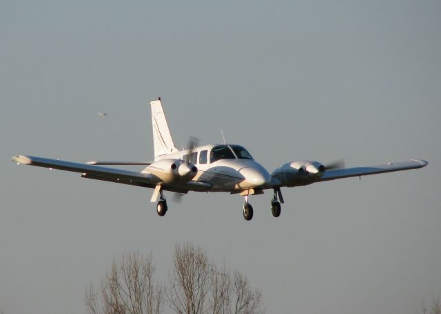 Piper Seneca (N21437) - About to land on 14 at Downtown Shreveport.