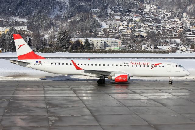 EMBRAER 195 (OE-LWD)