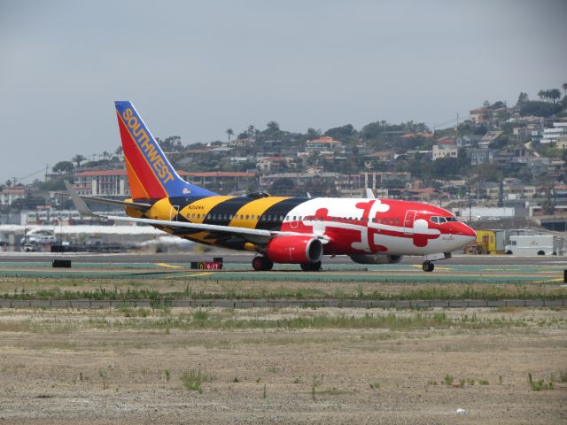 Boeing 737-700 (N214WN)