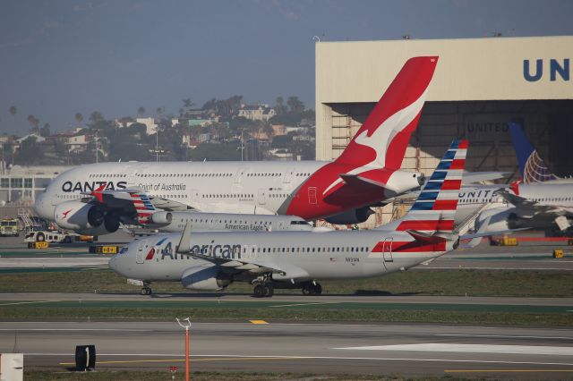 Boeing 737-800 (N931AN)