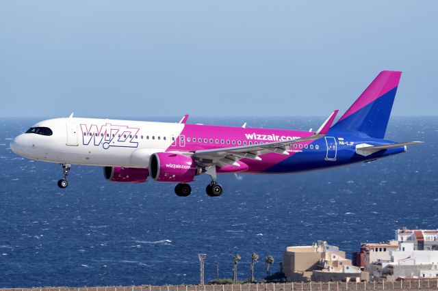 Airbus A320 (HA-LJF) - TENERIFE SURbr /05 JUN 2021