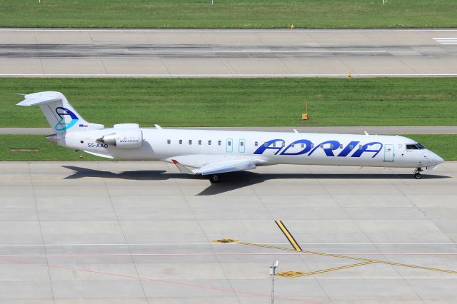 Canadair Regional Jet CRJ-900 (S5-AAO)