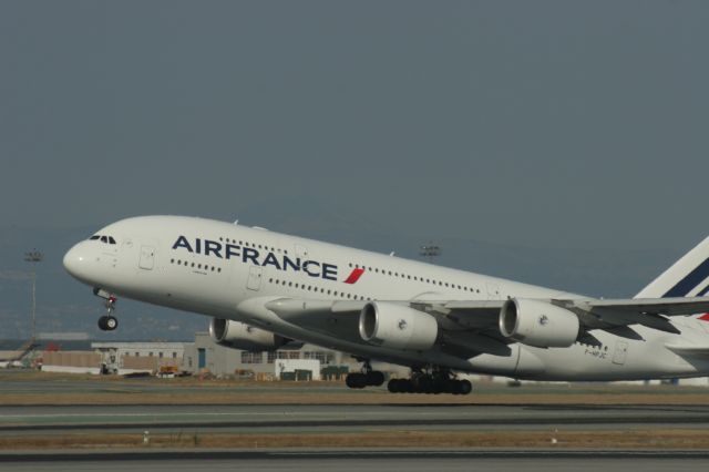 Airbus A380-800 (F-HPJL) - Take-Off San Francisco