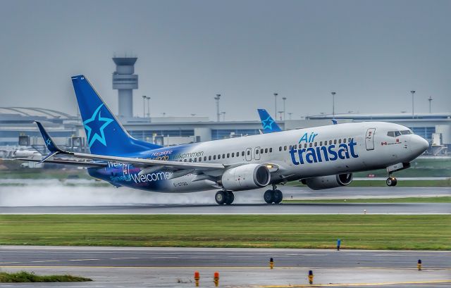 Boeing 737-800 (C-GTQG)