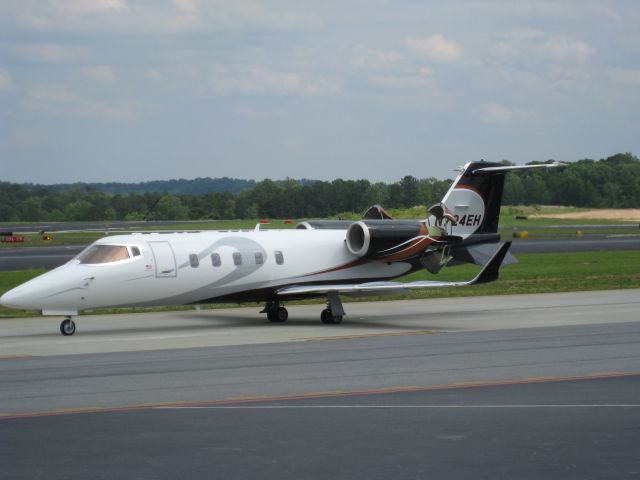 Learjet 60 (N724EH)