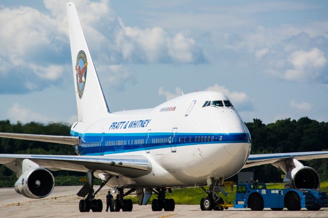 BOEING 747SP (PWC743)