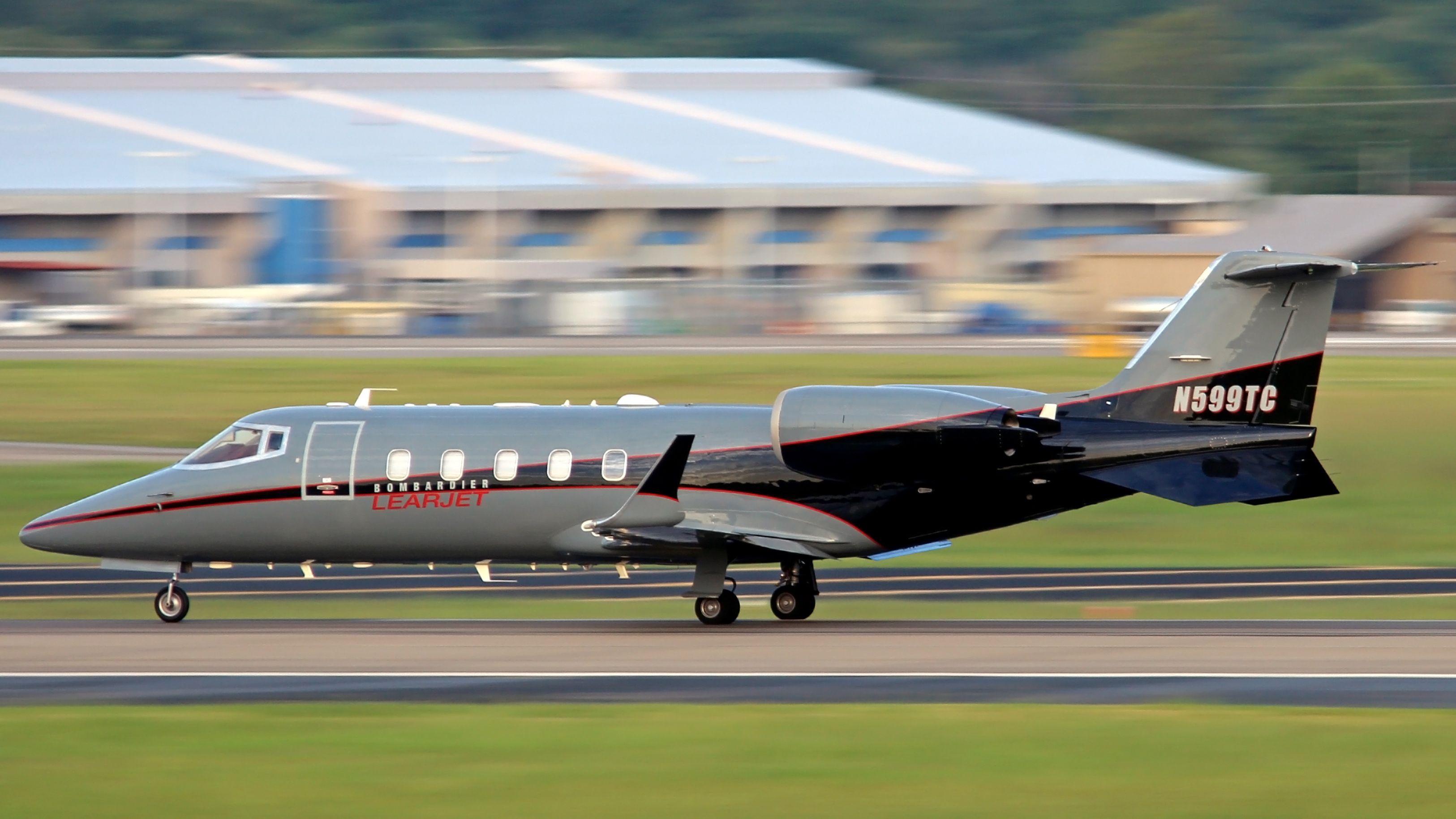 Learjet 60 (N599TC)