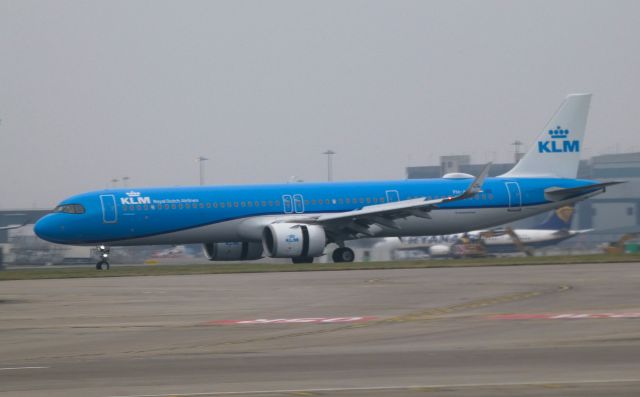 Airbus A321neo (PH-AXA) - KLM BRAND NEW A321 NEO after landing on the lunchtime arrival from Amsterdam