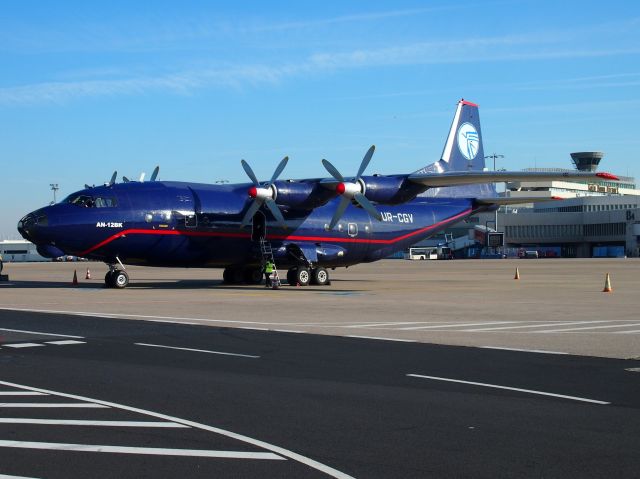 Antonov An-12 (UR-CGV)