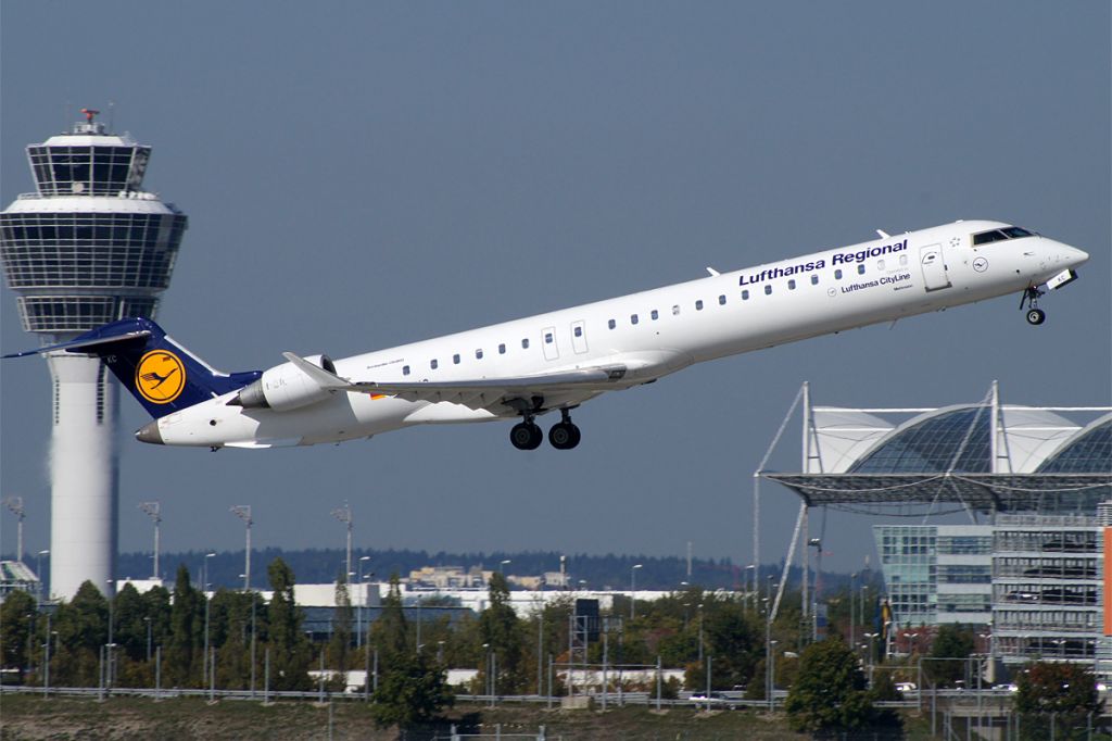 Canadair Regional Jet CRJ-900 (D-ACKC)