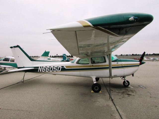 Cessna Skyhawk (N6605D) - Parked at Fullerton