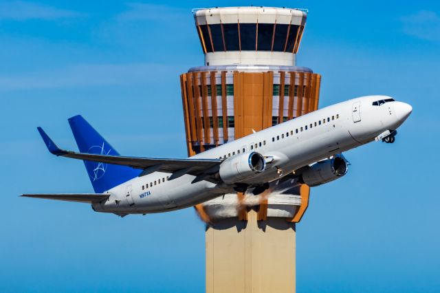 Boeing 737-800 (N917XA) - An iAero 737-800 taking off from PHX on 3/4/23. Taken with a Canon R7 and Canon EF 100-400 L II lens.