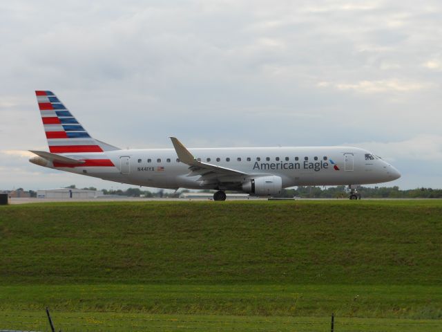 Embraer 170/175 (N441YX)