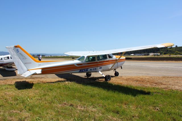 Cessna Skyhawk (N9568G) - TAKAI