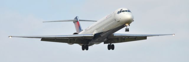 McDonnell Douglas MD-88 (N971DL)