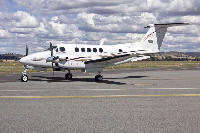 Beechcraft Super King Air 200 (VH-WXN) - Brescon (VH-WXN) Beech Super King Air B200C taxiing at Wagga Wagga Airport.