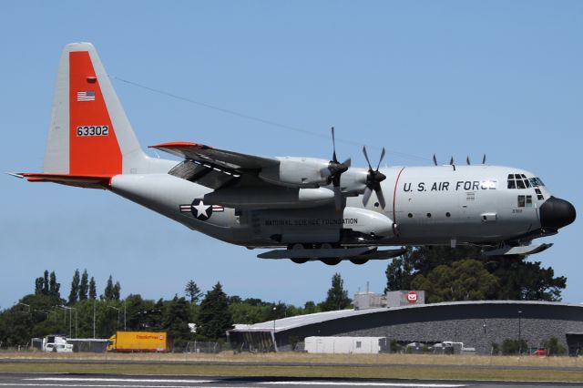 Lockheed C-130 Hercules (76-3302)